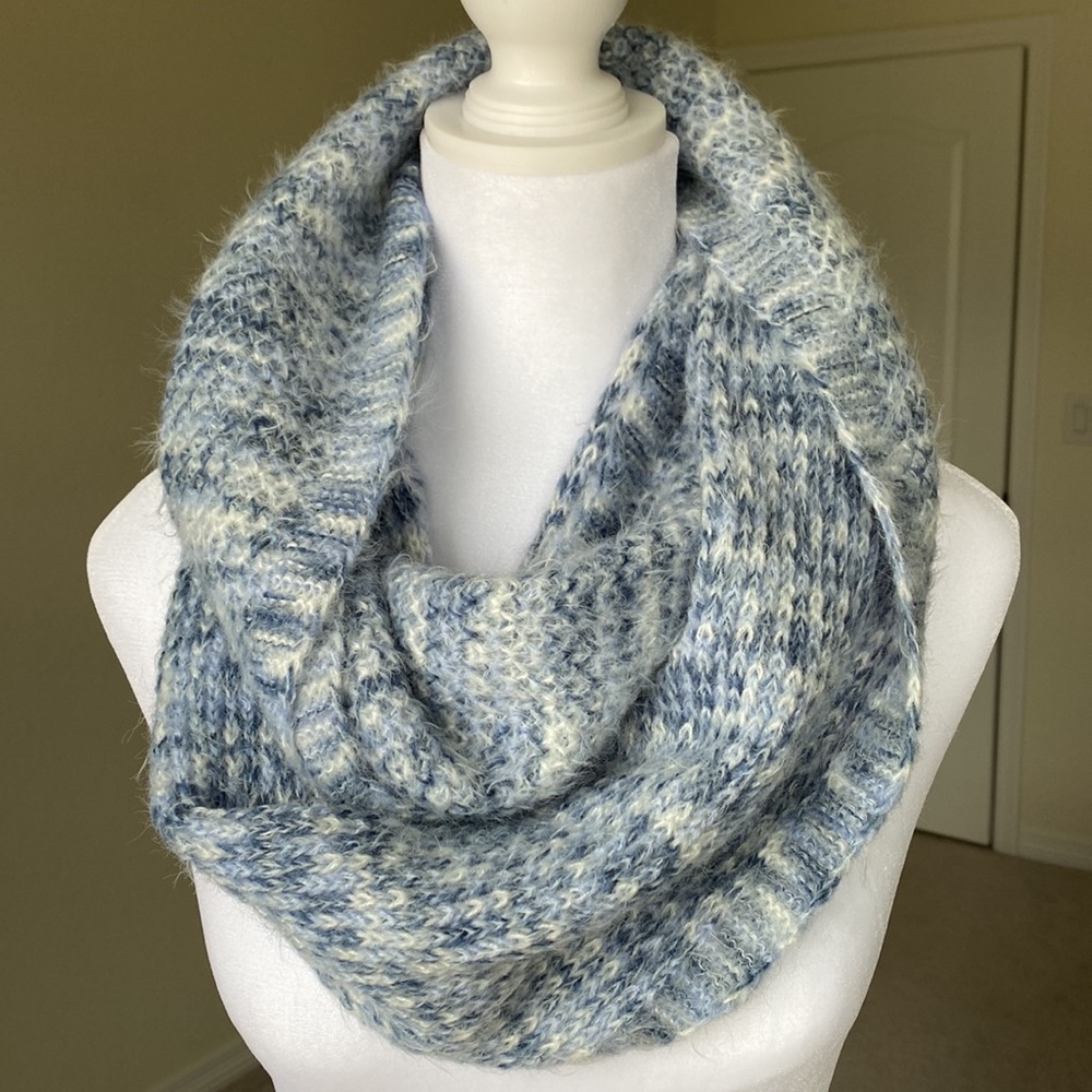 NWT BCBGeneration Knit Eternity Scarf - NEW